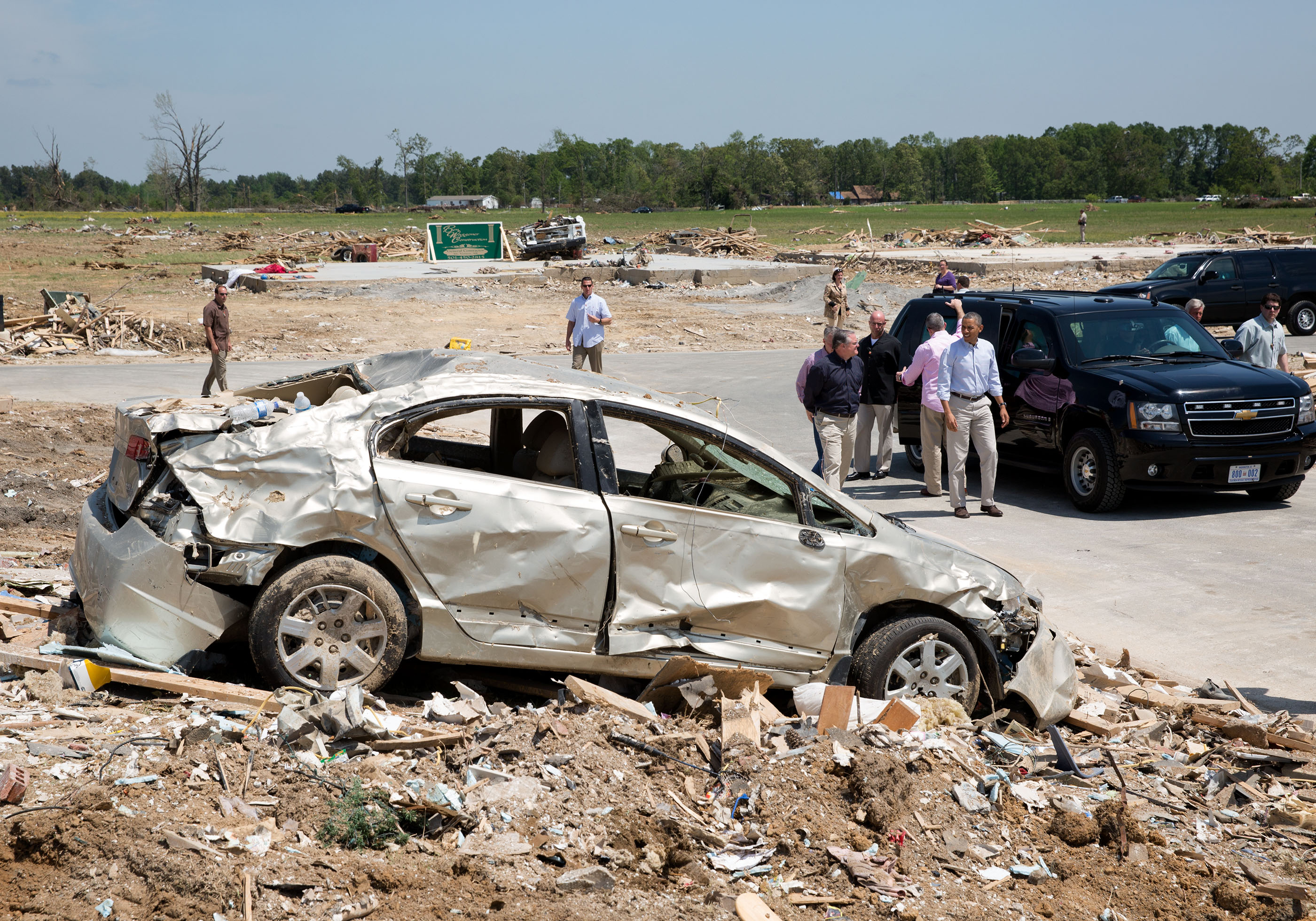 Arkansas. May 7, 2014. Touring tornado damage in Vilonia. (Official White House Photo by Pete Souza)