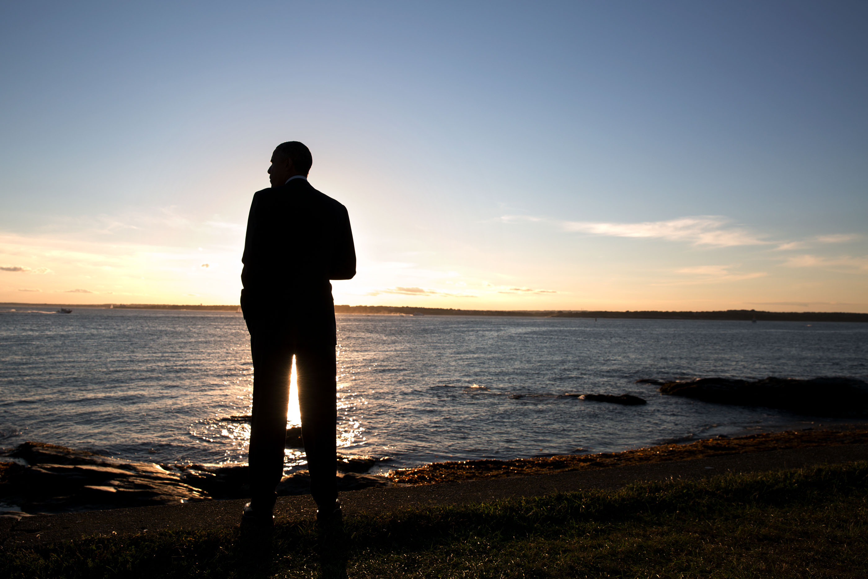 Rhode Island, Aug. 29, 2014. Viewing the ocean at Brenton Point in Newport. (Official White House Photo by Pete Souza)