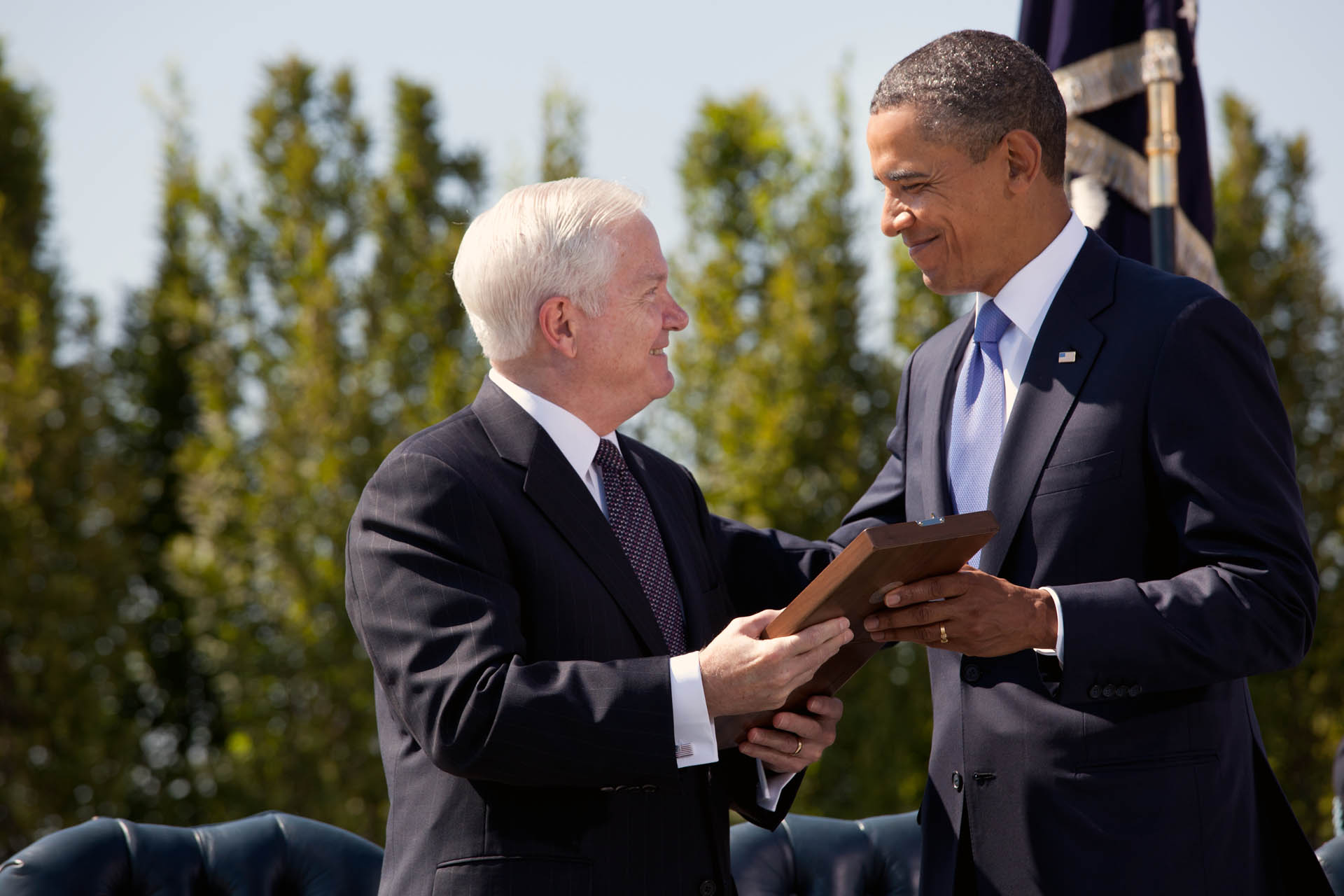 President Barack Obama  presents Secretary of Defense Robert M. Gates with the Presidential Medal of Freedom