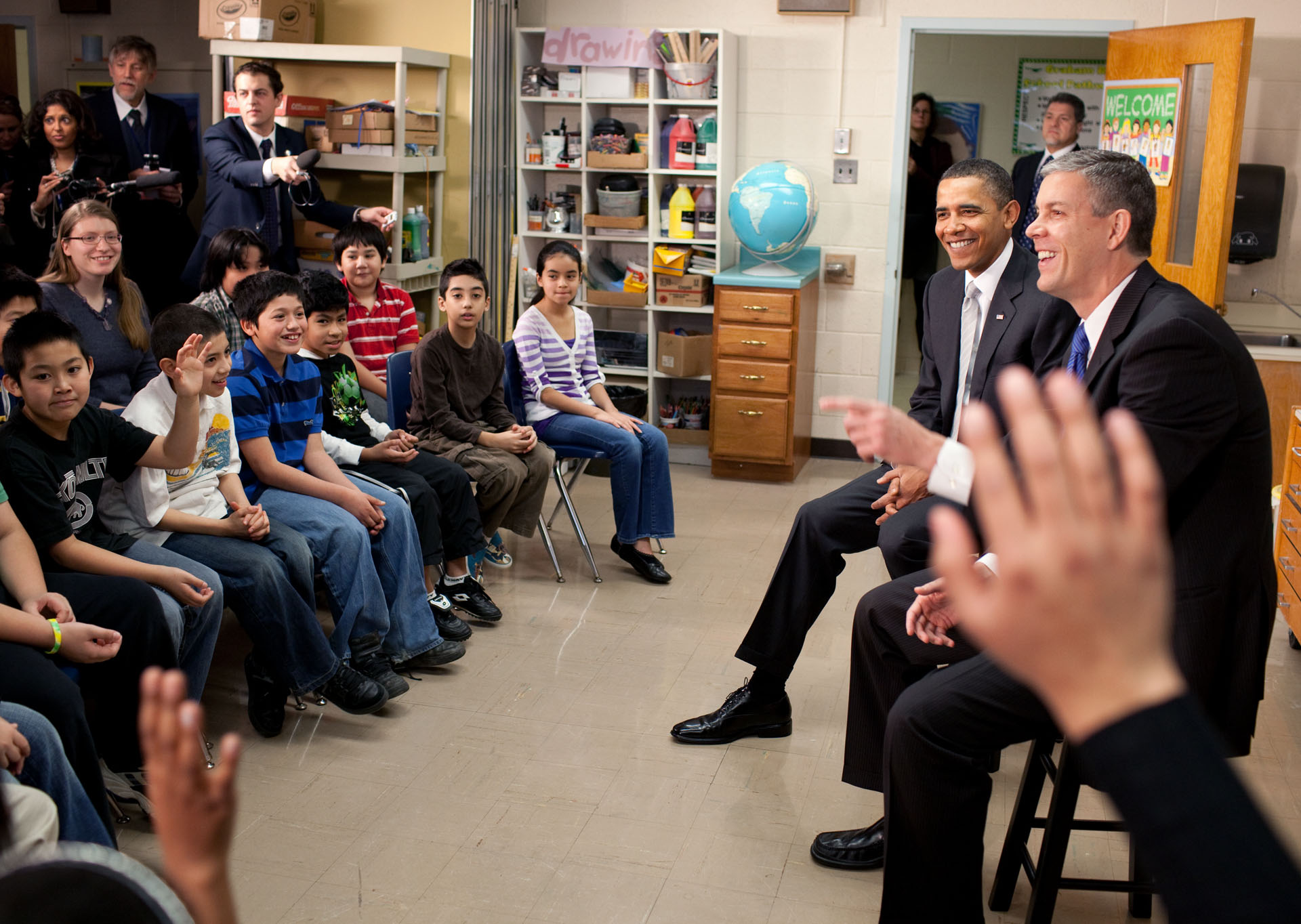 The President and Secretary Duncan Talk with 6th Graders