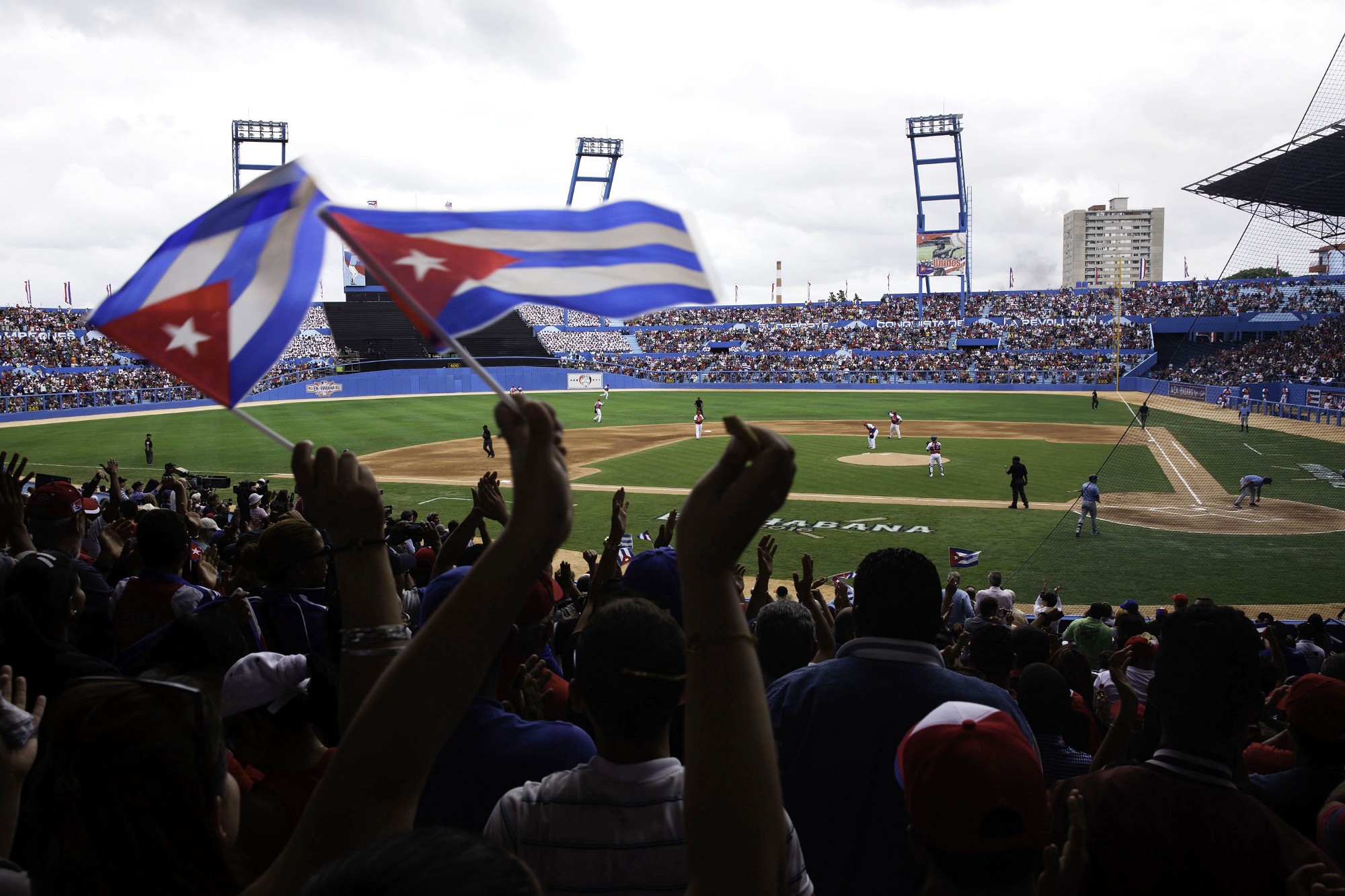 Fans react during an exhibition baseball game between the Tampa Bay Rays and the Cuban National Team at the Estadio Latinoamericano in Havana, Cuba, March 22, 2016. (Official White House Photo by Chuck Kennedy)