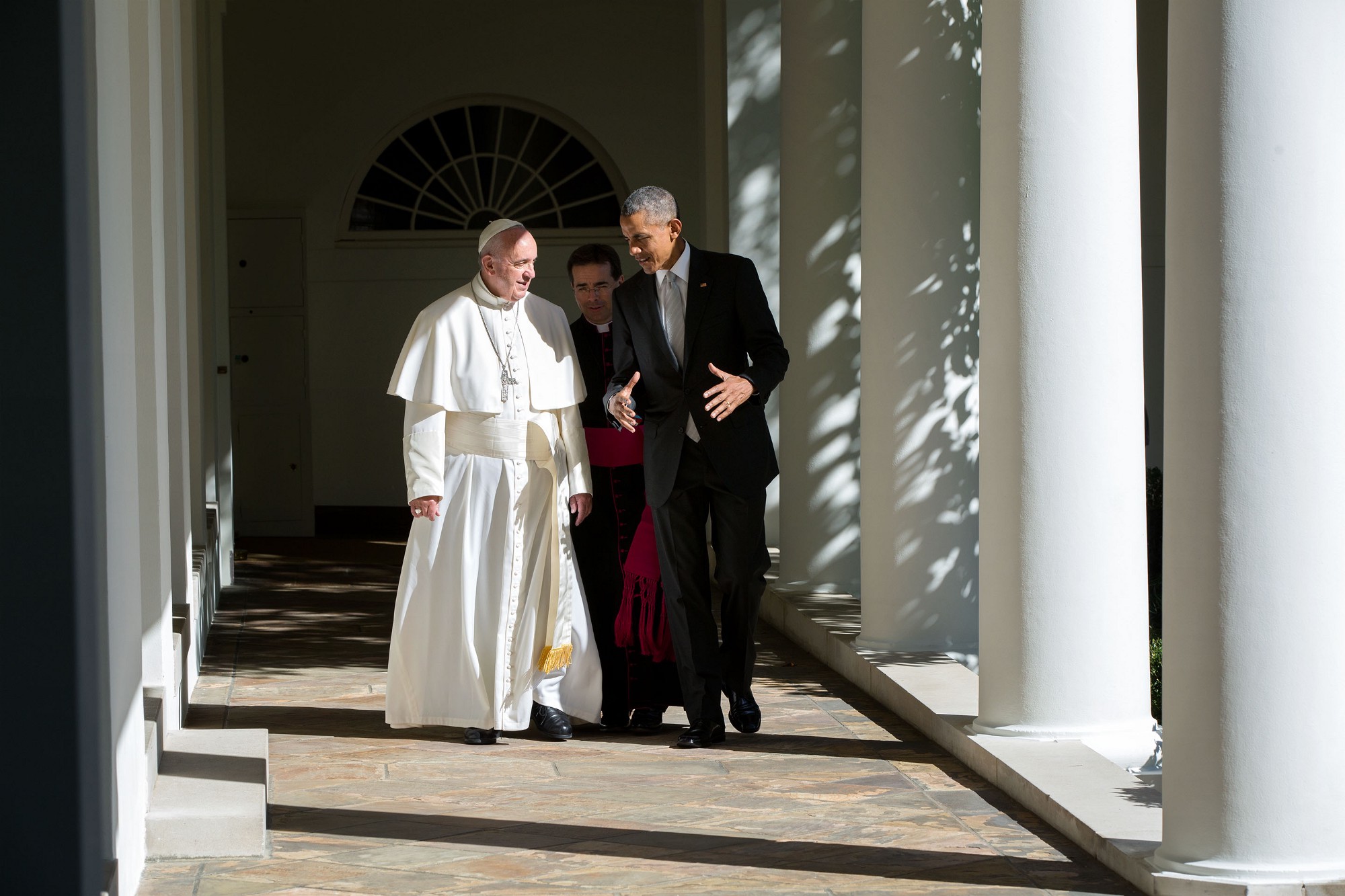 President Obama and Pope Francis walk along the Colonnade. (Official White House Photo by Pete Souza)