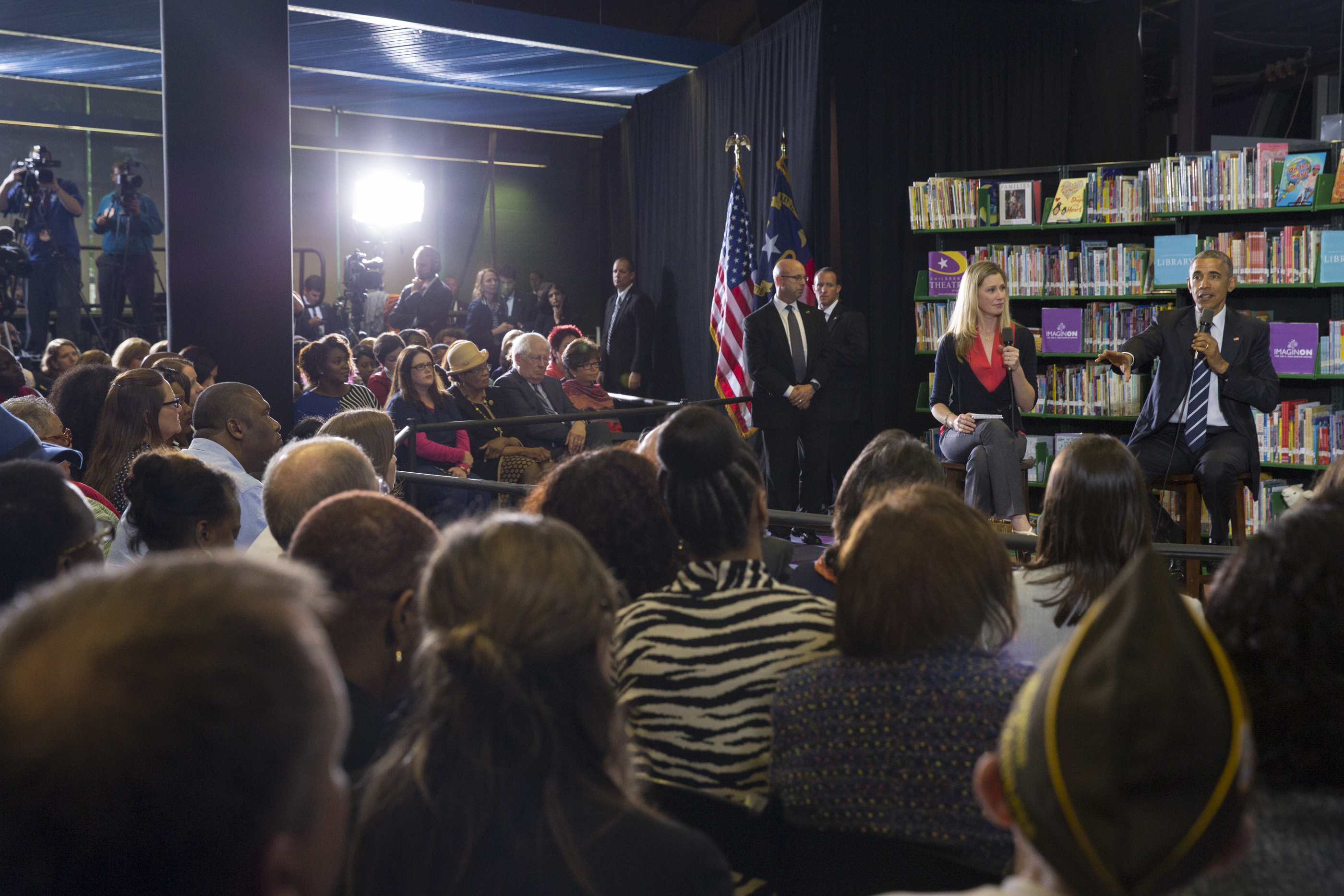 President Obama participates in a Town Hall with BlogHer and SheKnows Online communities (2)