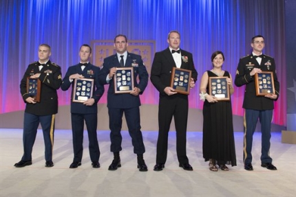 USO Service Members of the Year on Stage at the 2014 USO Gala