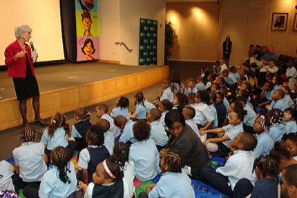 Kathleen Sebelius and Sid the Science Kid