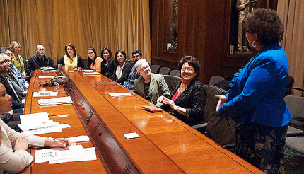 Las Mujeres Toman la Delantera