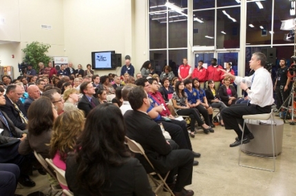 Secretary Duncan at Cafe College in San Antonio