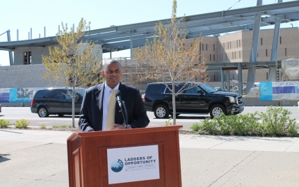 Secretary Foxx launches LadderSTEP in Indianapolis. (Photo by Sean Northup, Indianapolis MPO)