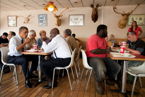 President Obama has lunch with Toledo Mayor Michael Bell