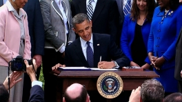 President Obama Signs the JOBS Act
