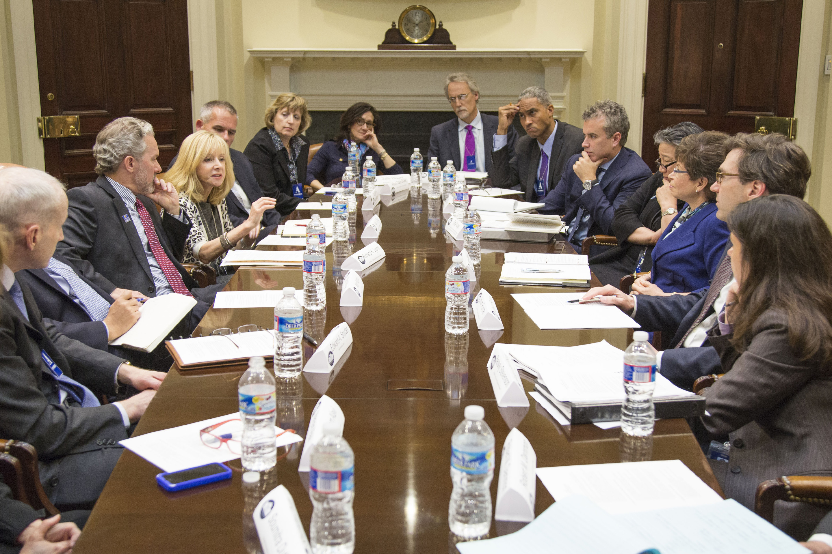 White House senior advisors meet with business school deans in the Roosevelt Room of the White House, April 16, 2014.