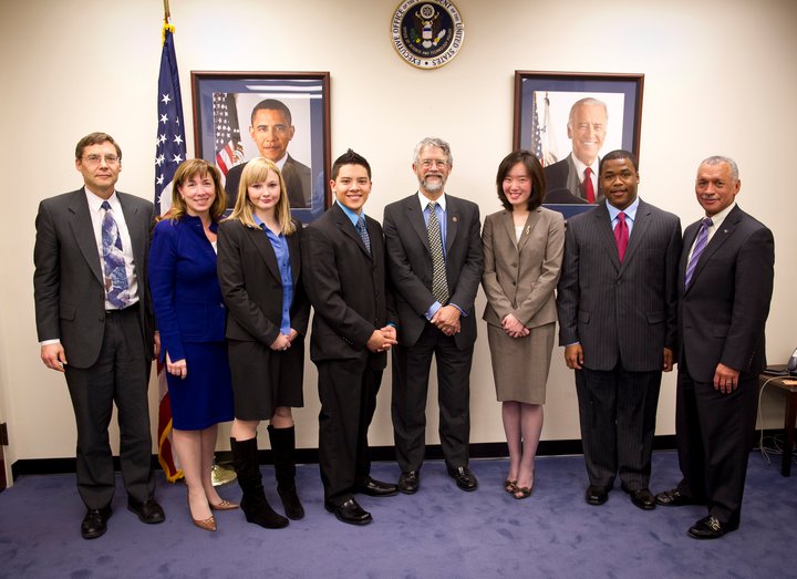 Dr. Holdren meets with SOTU STEM kids