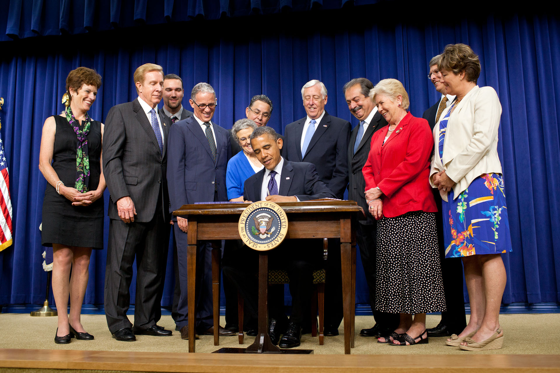 President Barack Obama signs the Export-Import Bill (May 30, 2012)