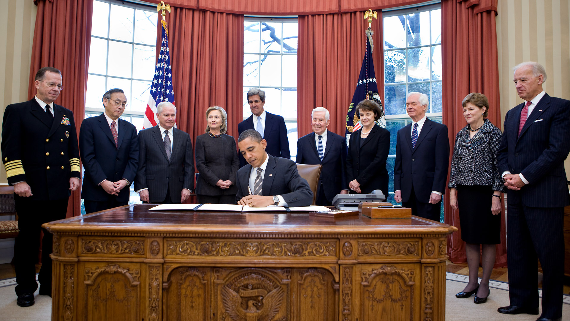 President Obama Signs the New START Treaty
