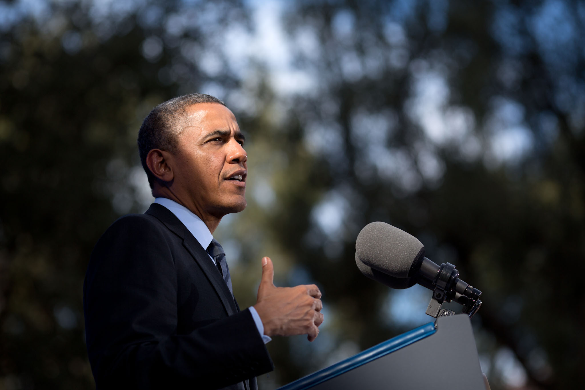 President Barack Obama delivers remarks on the economy to employees at the DreamWorks Animation SKG movie studio in Glendale, Calif., Nov. 26, 2013.