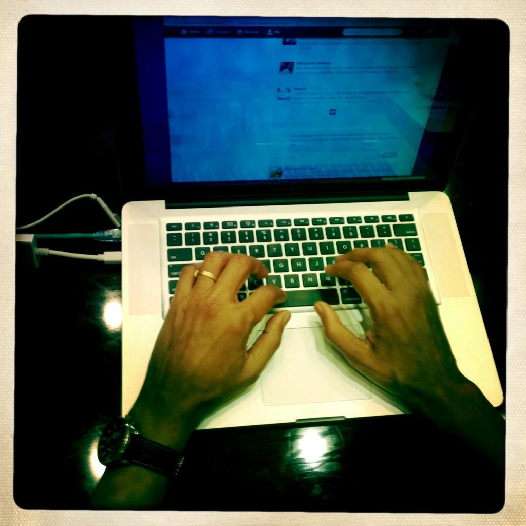 Twitter Picture of President Obama Answering Questions