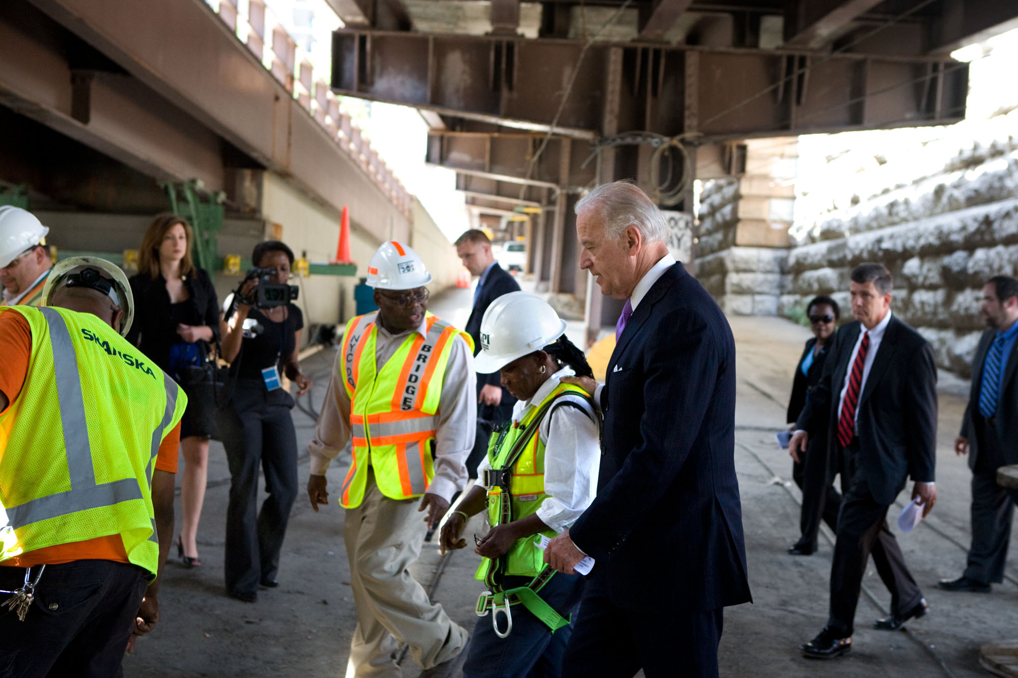 Vice President Biden Walks with Workers at Brooklyn Bridge