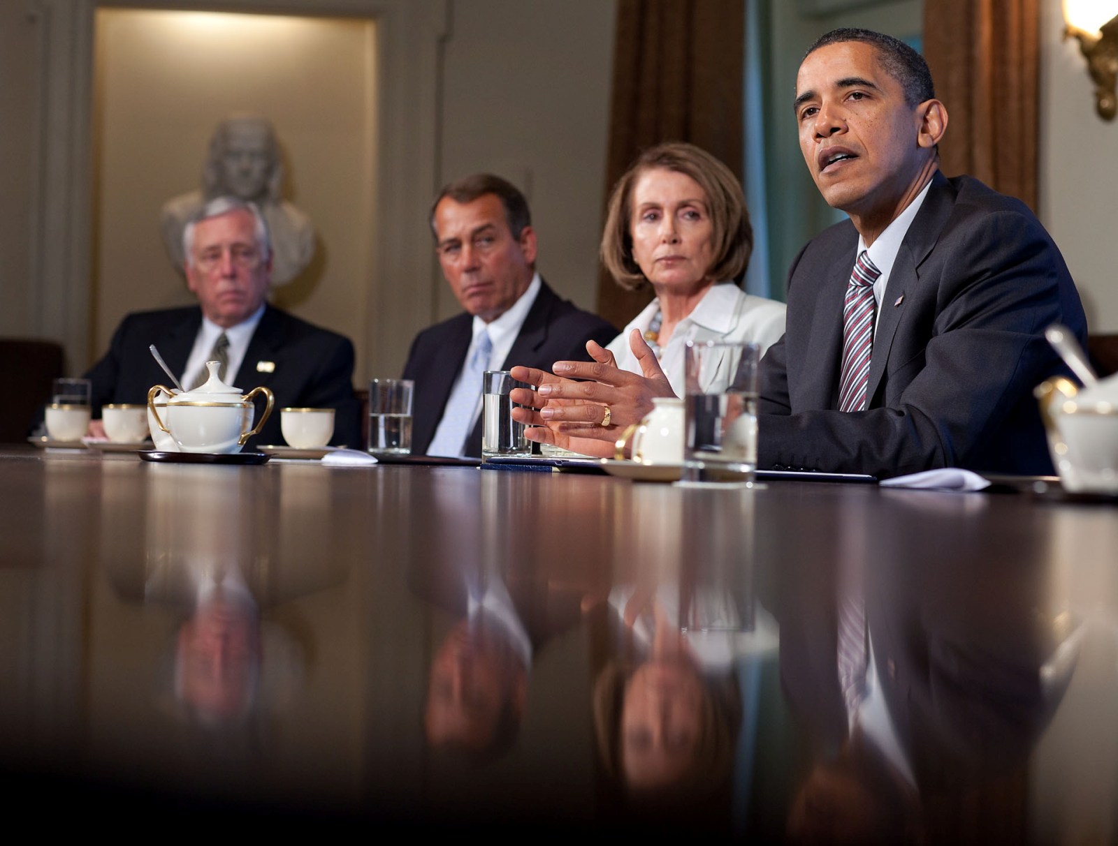 President Obama Meets with Bipartisan Members of Congress 