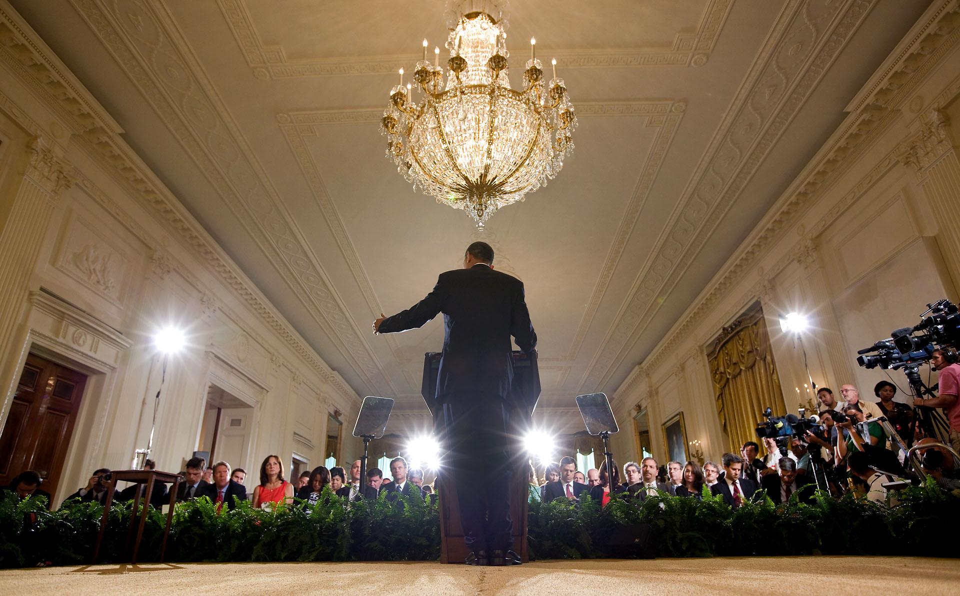 The President Takes Questions on the BP Oil Spill, Backstage View