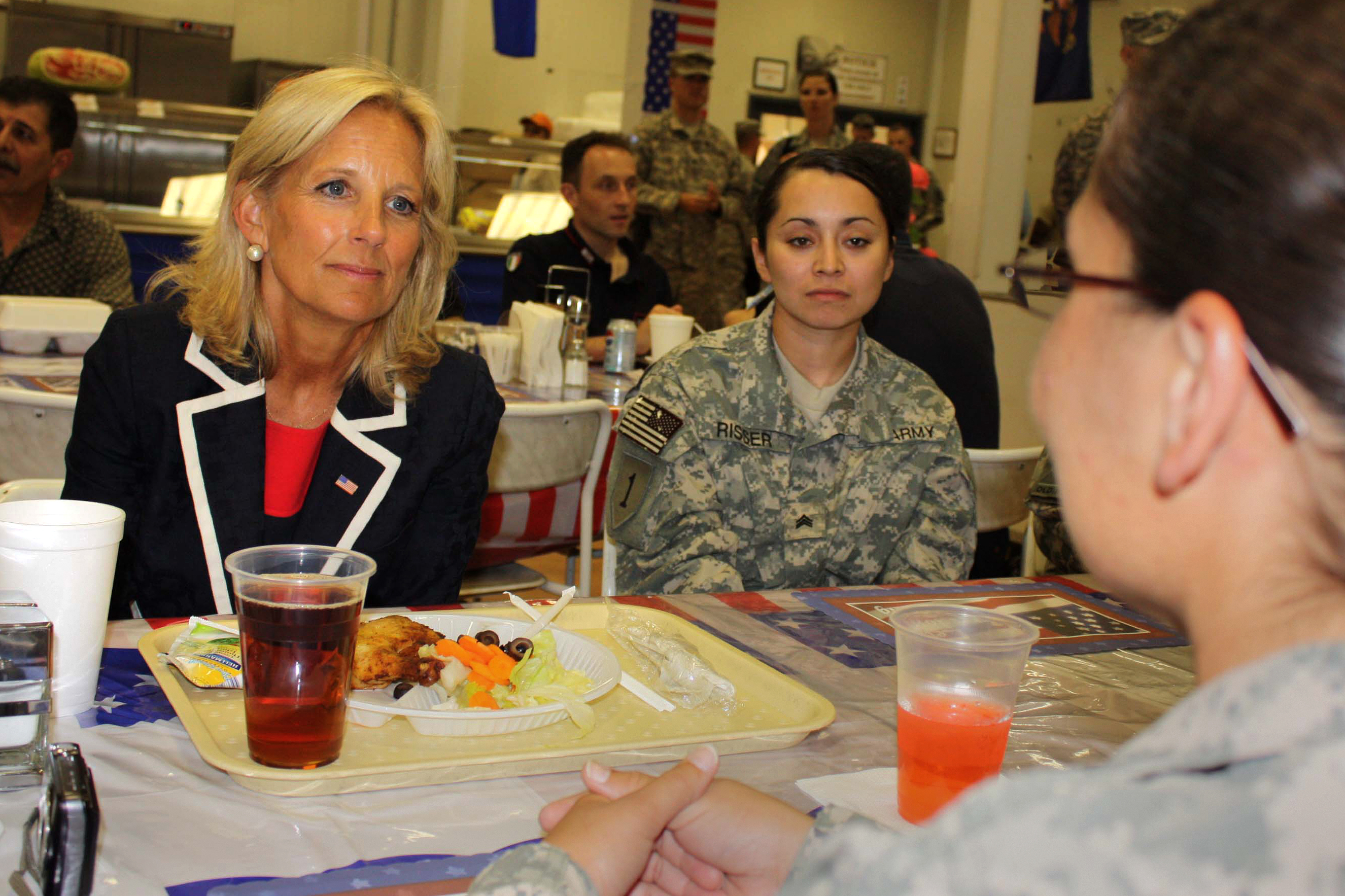 Dr. Jill Biden shares lunch with female soldiers