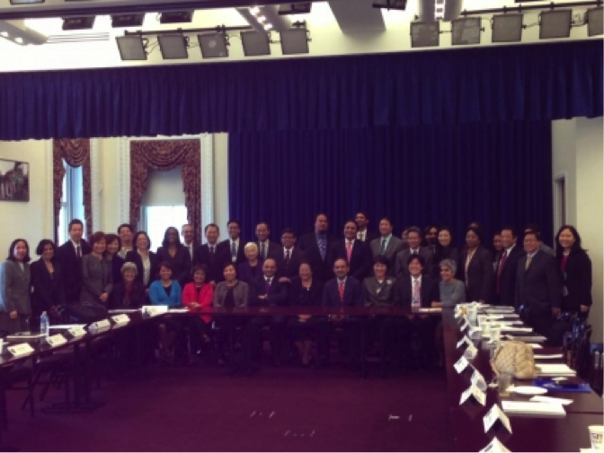The President’s Advisory Commission on AAPIs meets with members of WHIAAPI’s Interagency Working Group, May 7, 2013. 