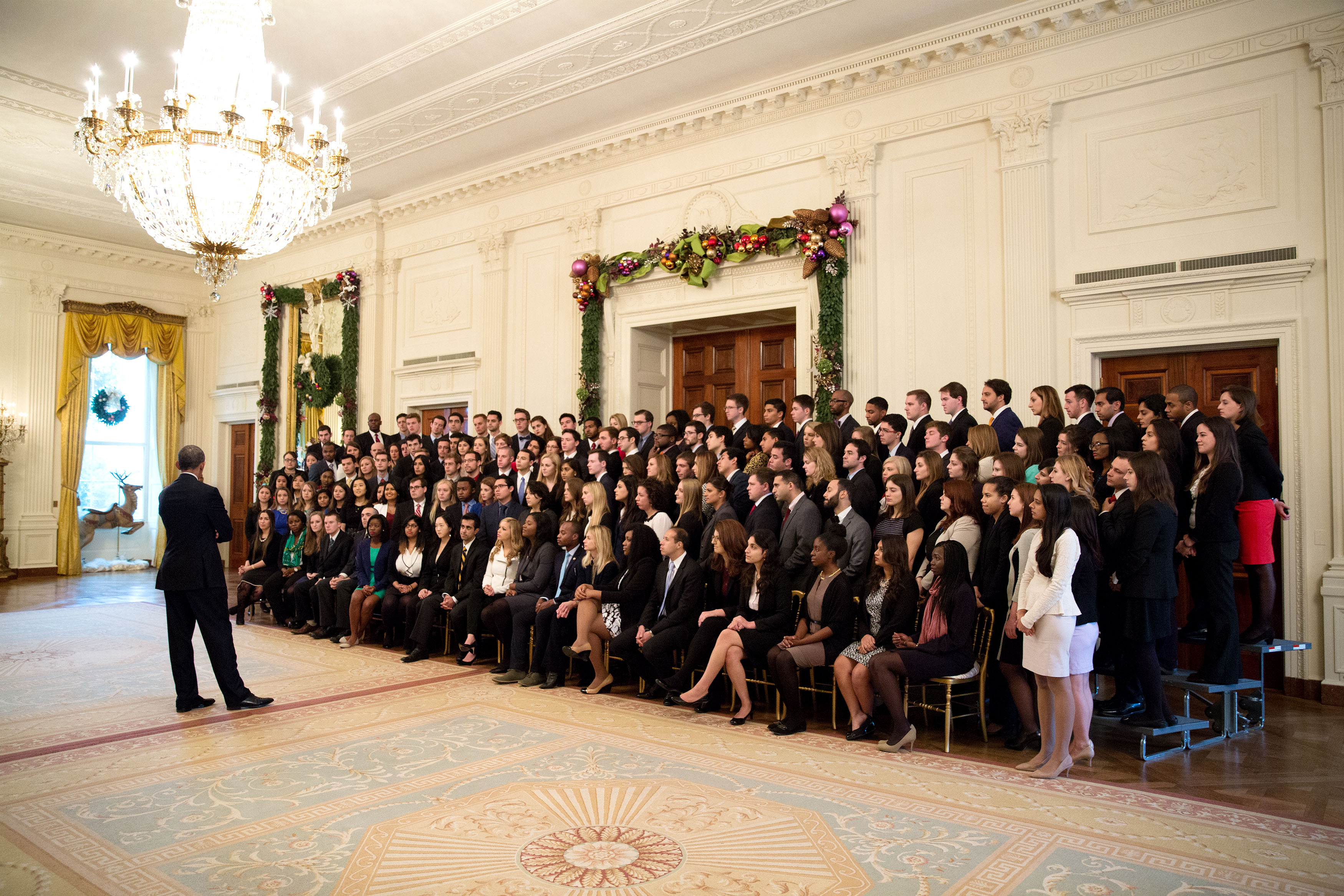 President Obama speaks with Interns 2014