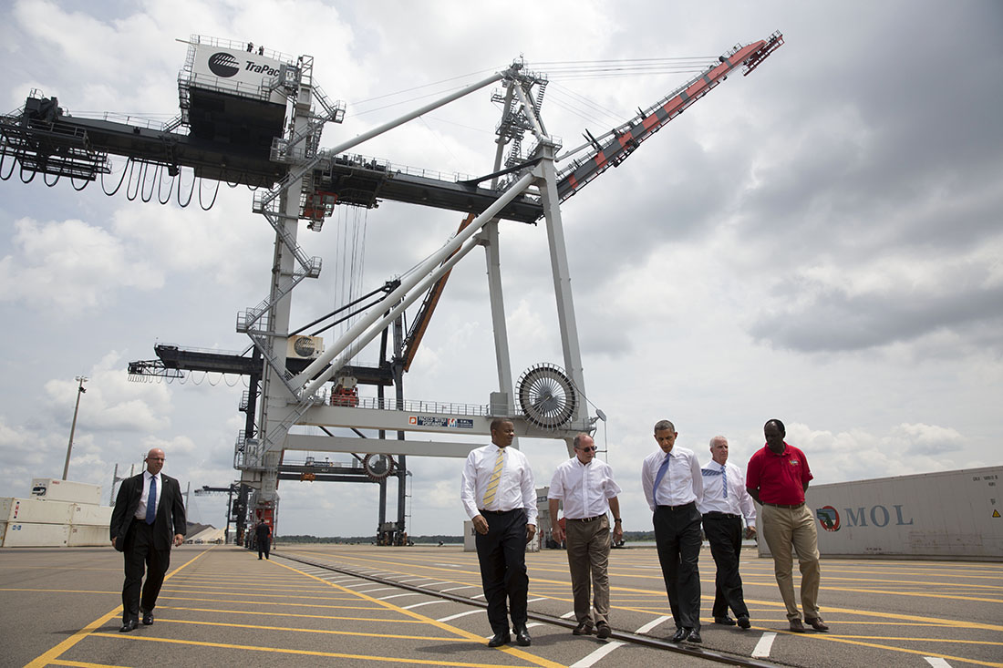 President Barack Obama tours the Jacksonville Port Authority (JAXPORT), in Jacksonville