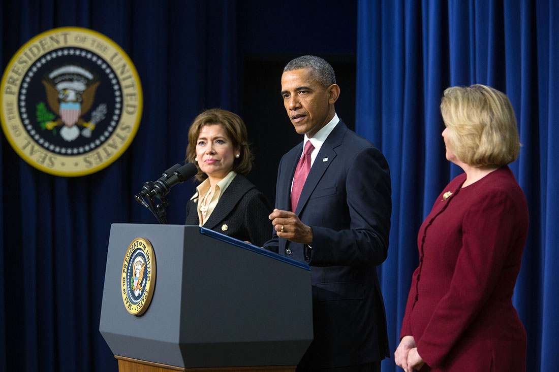 President Barack Obama announces the nomination of Maria Contreras-Sweet, left, as Administrator of the Small Business Administration