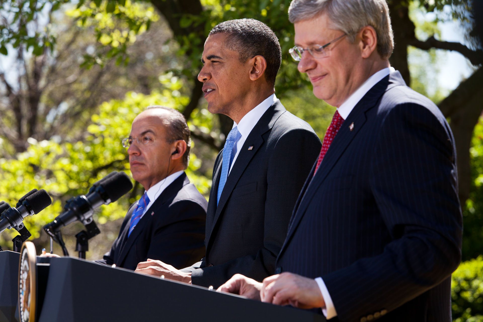 President Barack Obama with President Felipe Calderon and Prime Minister Stephen Harper