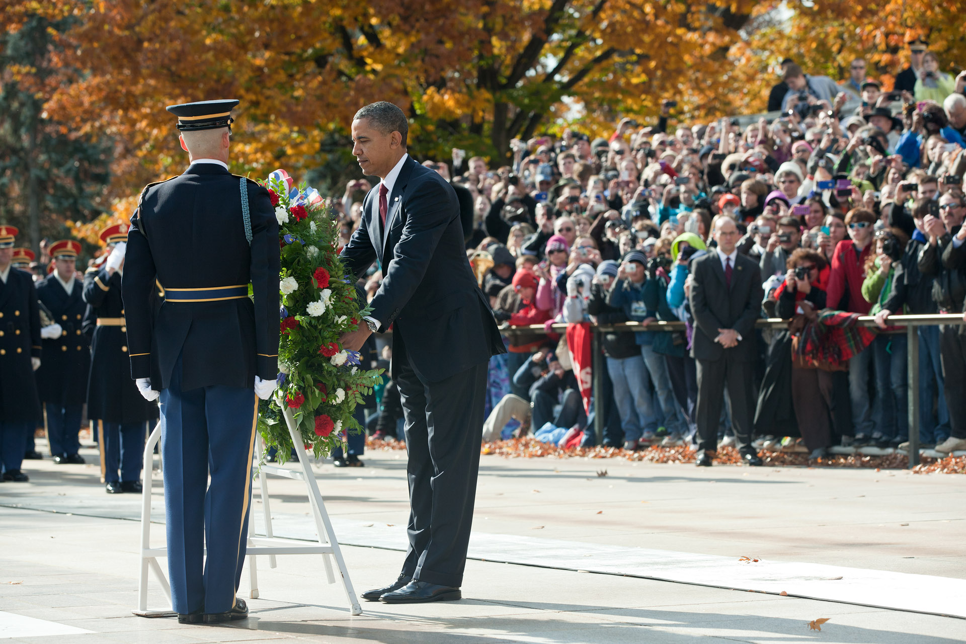 President Obama Honors Veterans At Arlington National Cemetery ...