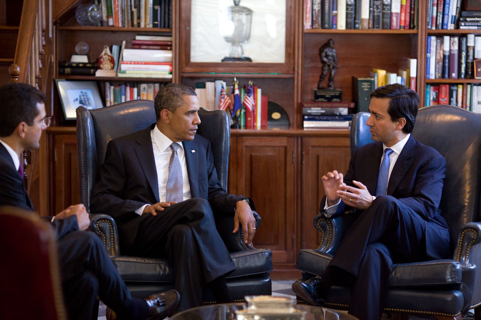 President Obama with Governor Luis Fortuno and Rep. Pedro Pierluisi [Spanish Caption]
