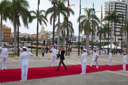 President Barack Obama arrives at the Summit of the Americas (April 14, 2012)