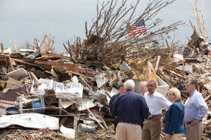 President Barack Obama talks with FEMA Administrator Craig Fugate in Moore