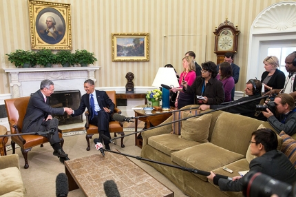 President Barack Obama delivers remarks with Prime Minister Lee Hsien Loong of the Republic of Singapore