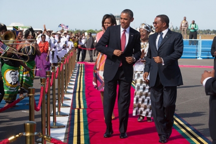 President Barack Obama and President Jakaya Kikwete of Tanzania, along with First Lady Michelle Obama and Salma Kikwete