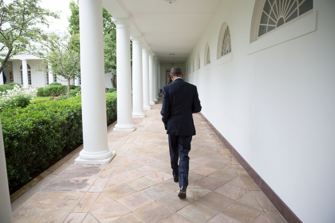 President Barack Obama Walks On The Colonnade The White House 1515