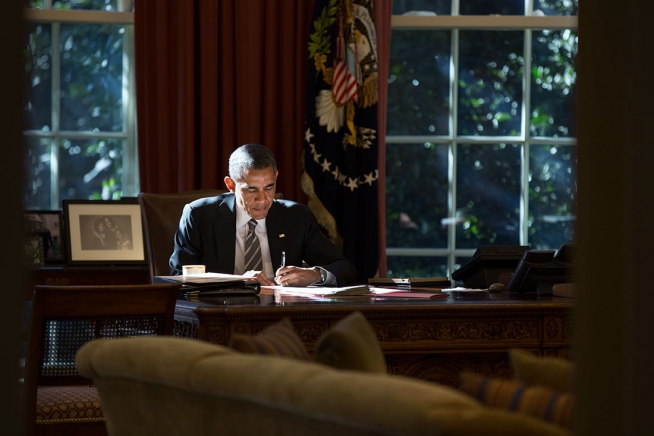 President Obama Resolute Desk Sunlight The White House