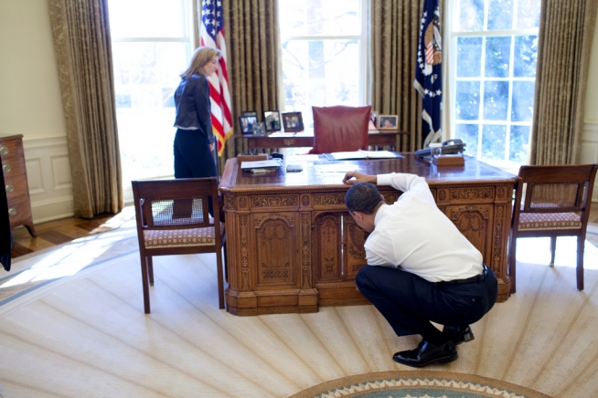 President Obama And The Resolute Desk The White House