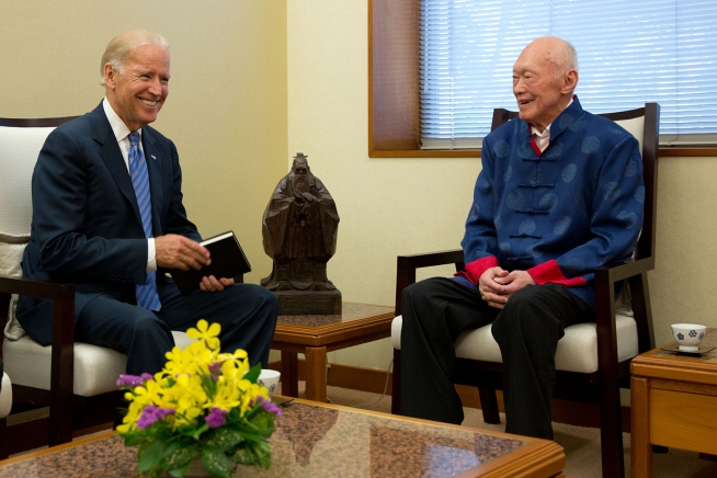 Joe Biden meets Mr Lee Kuan Yew