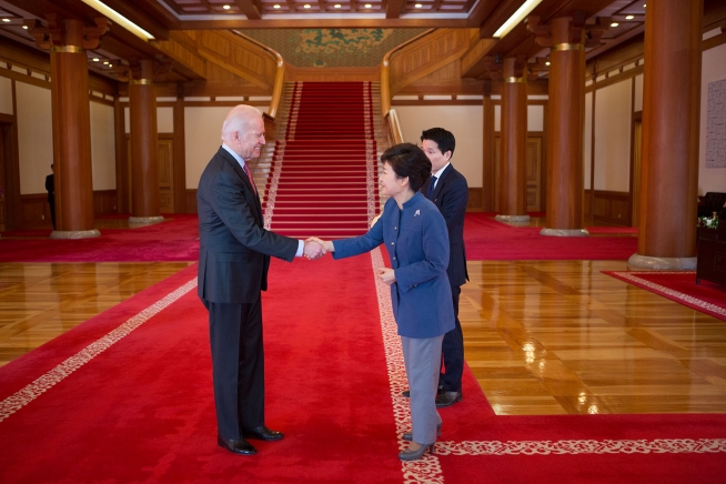 Vice President Joe Biden shakes hands with President Park Geun-Hye, after their working lunch at the Blue House, in Seoul, Republic of Korea, December 6, 2013. (Official White House Photo by David Lienemann)