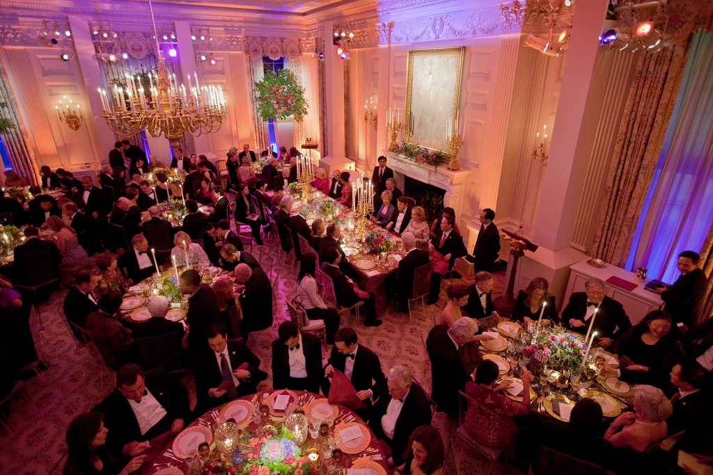 Guests attend the State Dinner honoring President Hu Jintao of China in State Dining Room of the White House, Jan. 19, 2011. 