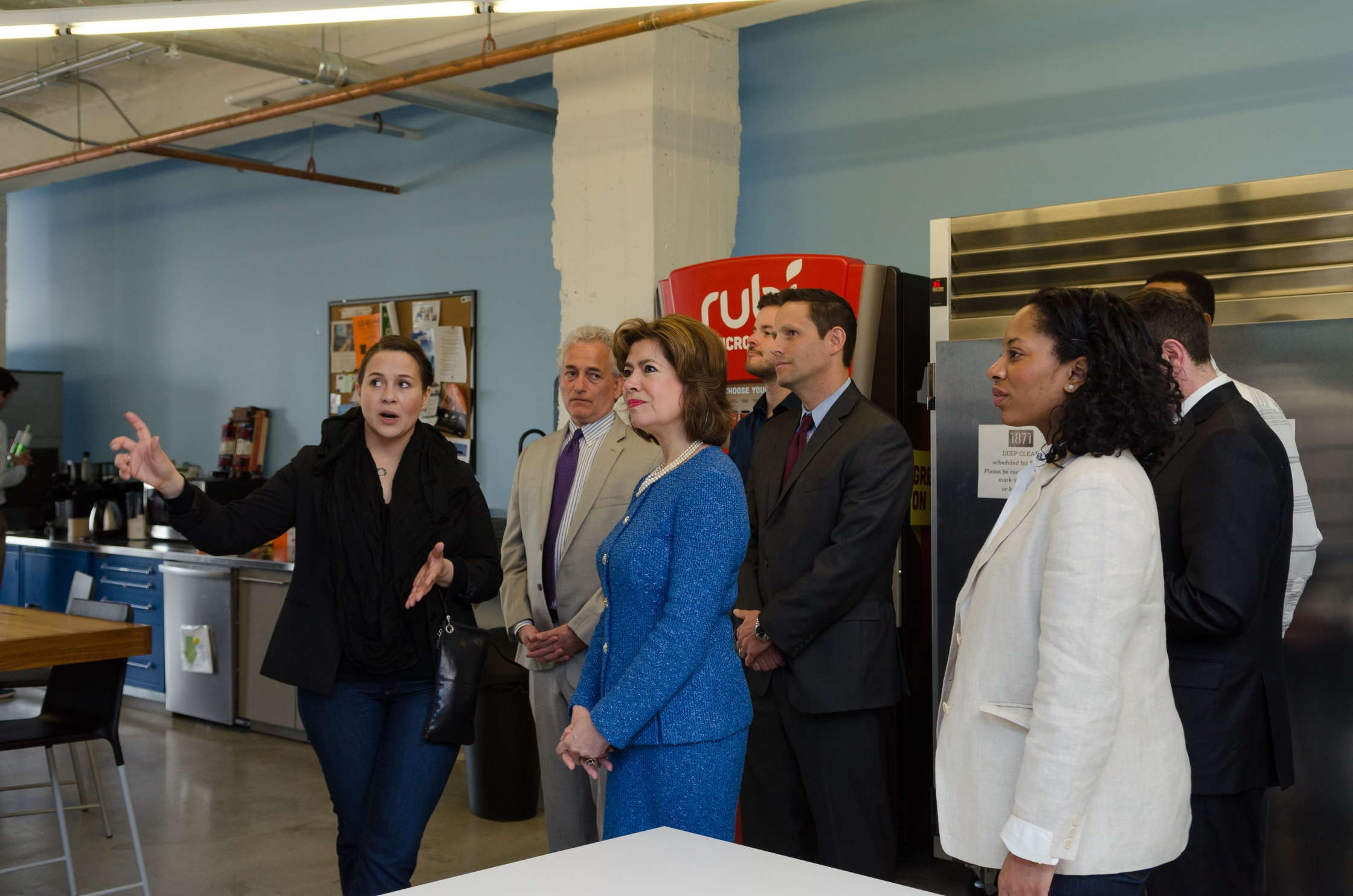 MCS Entrepreneurs: "SBA Administrator Maria Contreras-Sweet with entrepreneurs in April 2015 in Chicago, a Startup in a Day city. (Photo Credit: SBA)"