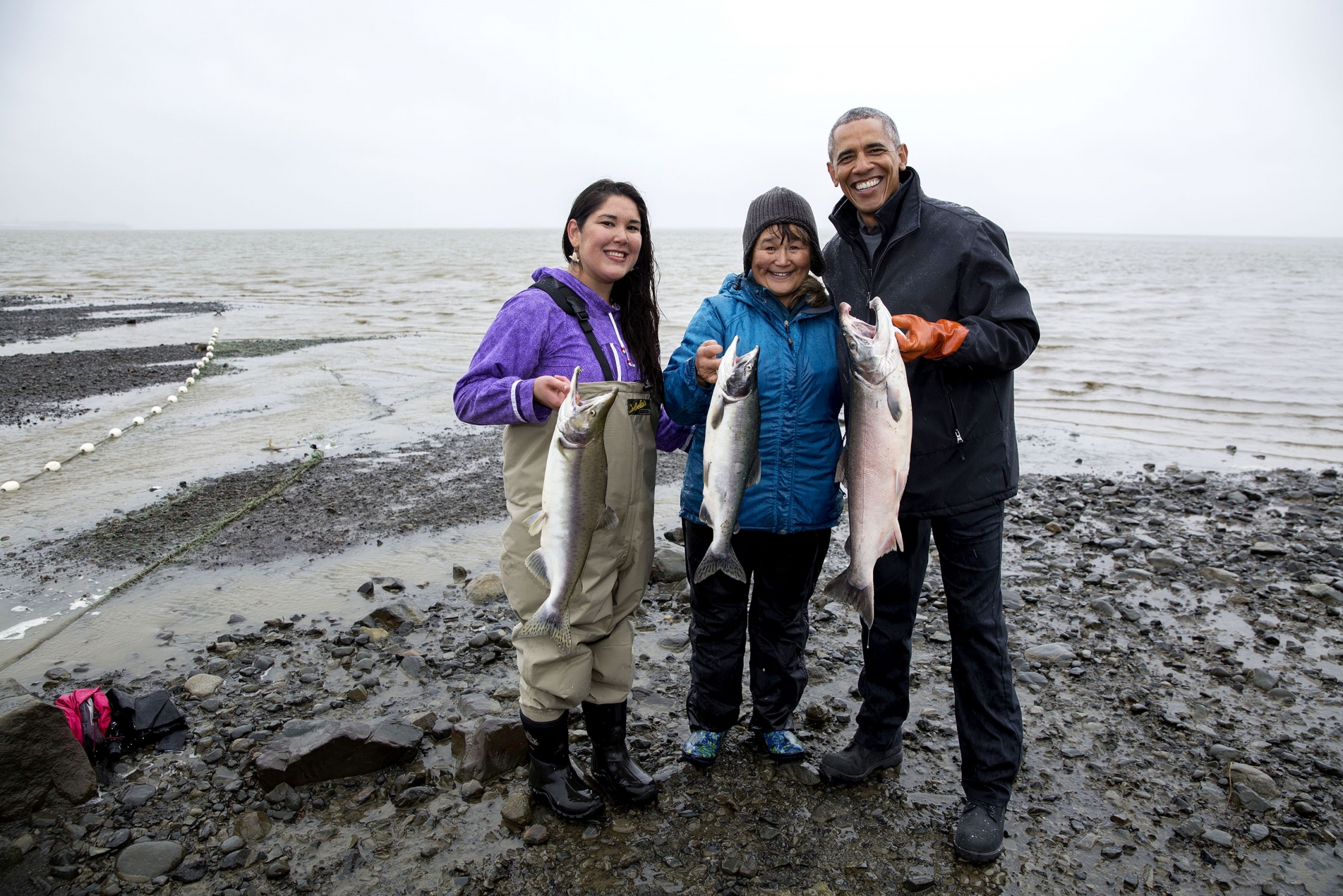 President Obama and salmon fisherwomen at Kanakanak Beach.